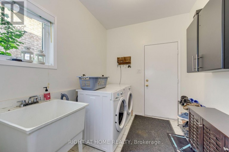 2244 OVERFIELD ROAD, Oakville (WT West Oak Trails), Ontario, L6M3S8