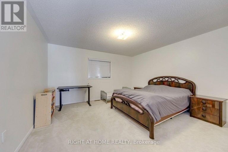2244 OVERFIELD ROAD, Oakville (WT West Oak Trails), Ontario, L6M3S8