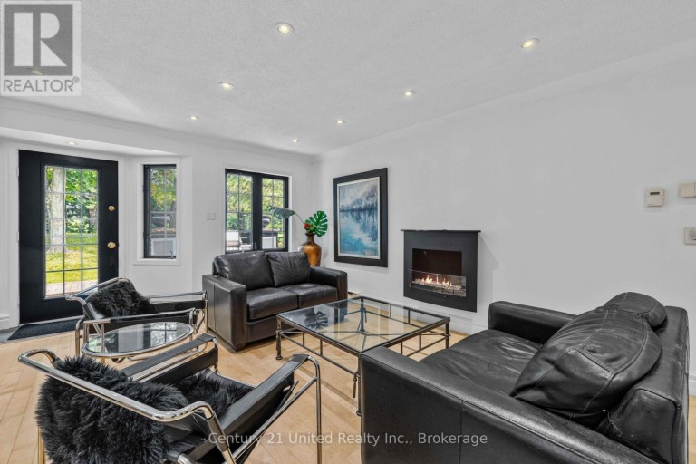 4 - 2 PADDOCK WOOD, Peterborough (Ashburnham Ward 4), Ontario, K9H7H2