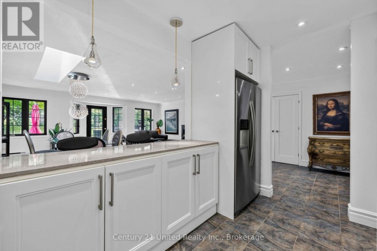 4 - 2 PADDOCK WOOD, Peterborough (Ashburnham Ward 4), Ontario, K9H7H2