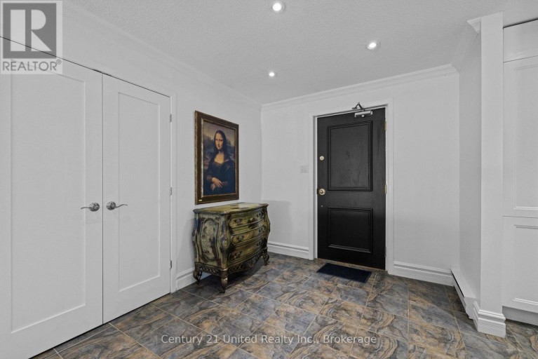 4 - 2 PADDOCK WOOD, Peterborough (Ashburnham Ward 4), Ontario, K9H7H2