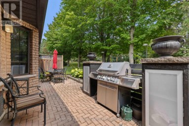 4 - 2 PADDOCK WOOD Peterborough (Ashburnham Ward 4) Ontario photo 34