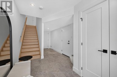 9 - 3534 EMILYCARR LANE London South (South W) Ontario photo 3