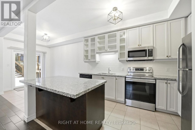 32 ROLLING LANE, Hamilton (Vincent), Ontario, L8K0A1