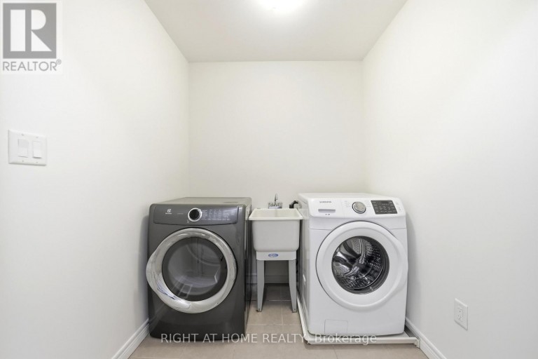 32 ROLLING LANE, Hamilton (Vincent), Ontario, L8K0A1