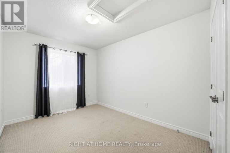 32 ROLLING LANE, Hamilton (Vincent), Ontario, L8K0A1