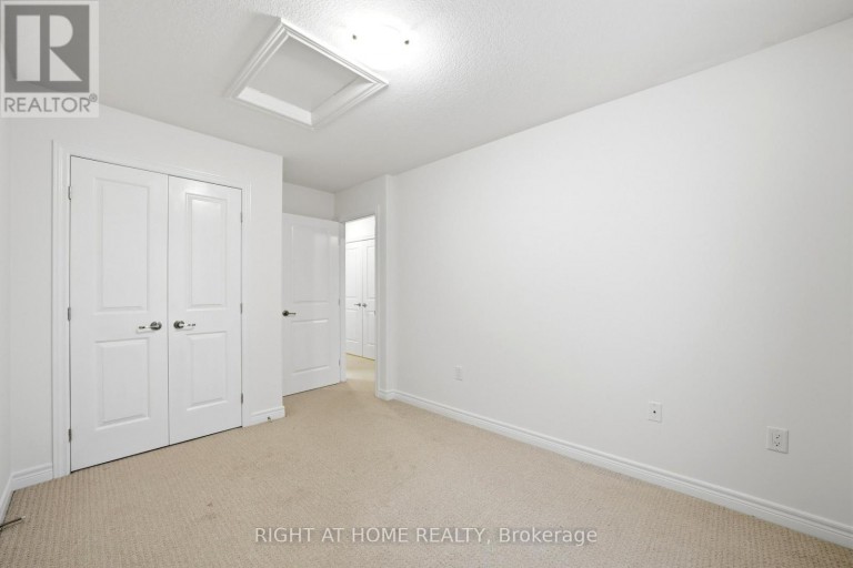 32 ROLLING LANE, Hamilton (Vincent), Ontario, L8K0A1