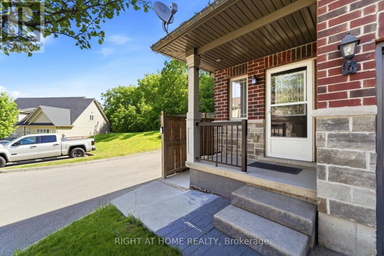32 ROLLING LANE, Hamilton (Vincent), Ontario, L8K0A1