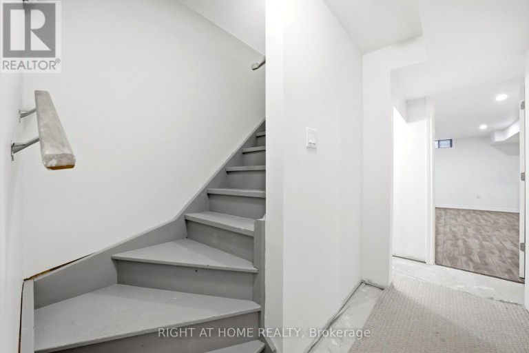 32 ROLLING LANE, Hamilton (Vincent), Ontario, L8K0A1