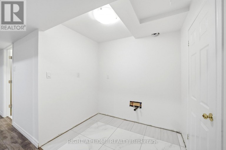 32 ROLLING LANE, Hamilton (Vincent), Ontario, L8K0A1