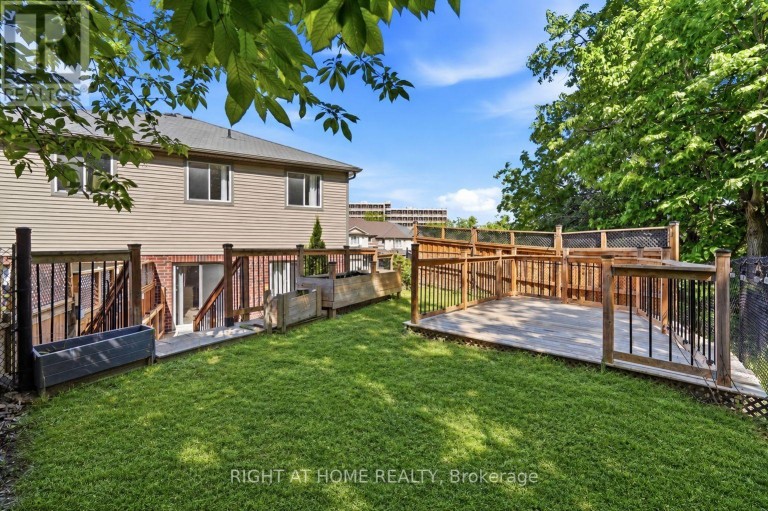 32 ROLLING LANE, Hamilton (Vincent), Ontario, L8K0A1
