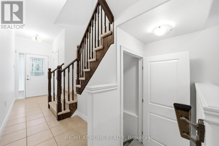 32 ROLLING LANE, Hamilton (Vincent), Ontario, L8K0A1