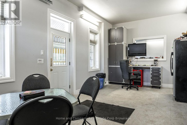 35 THOMAS STREET, St. Marys, Ontario, N4X1A2