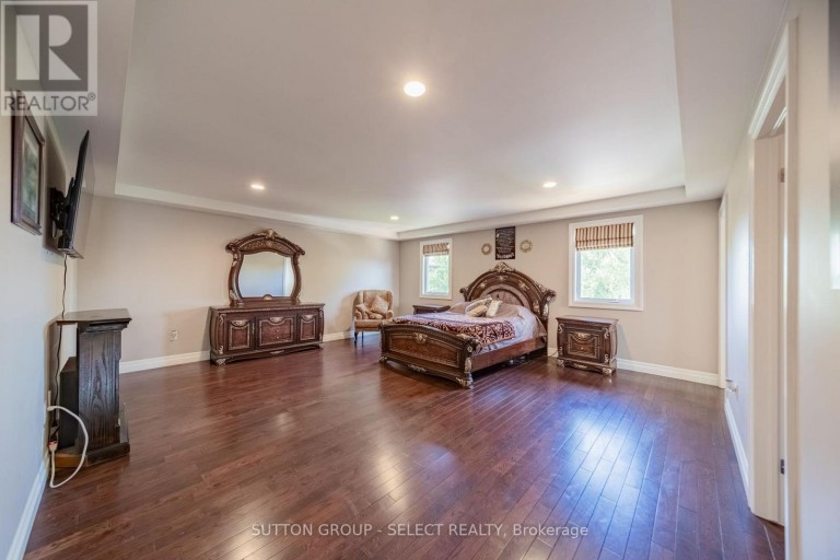 2229 CARDINAL COURT, London South (South U), Ontario, N6M0C2