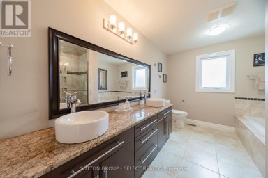 2229 CARDINAL COURT London South (South U) Ontario photo 16