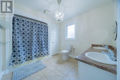 2229 CARDINAL COURT London South (South U) Ontario photo 23