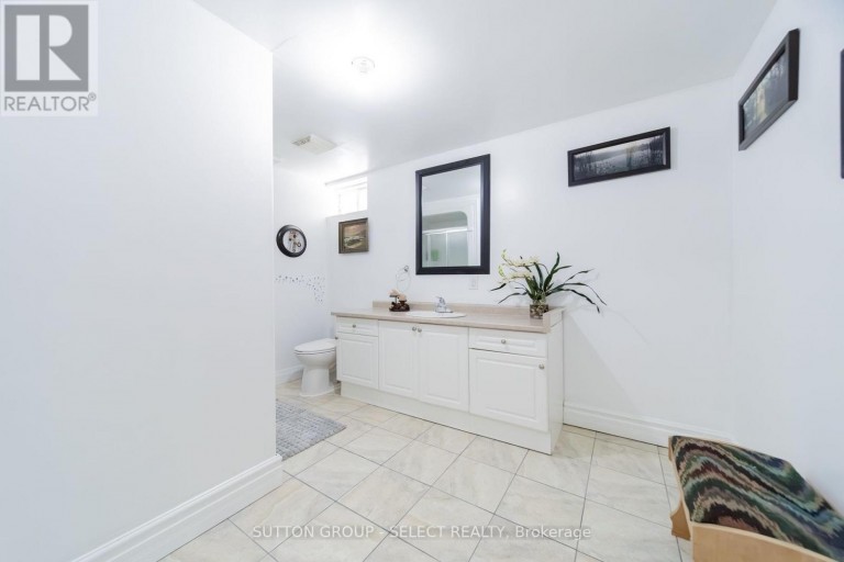 2229 CARDINAL COURT, London South (South U), Ontario, N6M0C2