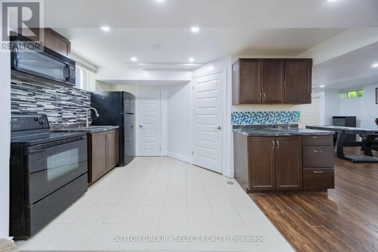 2229 CARDINAL COURT, London South (South U), Ontario, N6M0C2