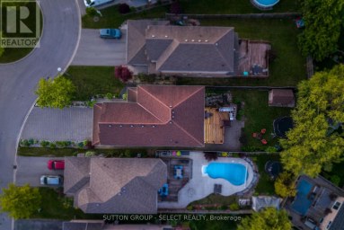 2229 CARDINAL COURT London South (South U) Ontario photo 36