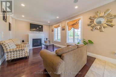 2229 CARDINAL COURT London South (South U) Ontario photo 9