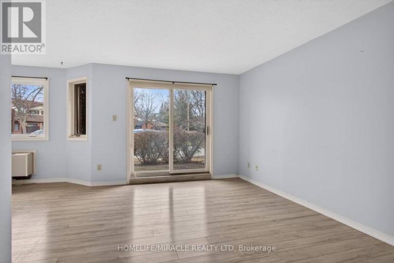 32 - 36 CHAMPLAIN CRESCENT, Peterborough (Northcrest Ward 5), Ontario, K9L1T1