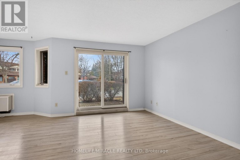 32 - 36 CHAMPLAIN CRESCENT, Peterborough (Northcrest Ward 5), Ontario, K9L1T1
