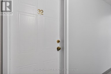 32 - 36 CHAMPLAIN CRESCENT Peterborough (Northcrest Ward 5) Ontario photo 4