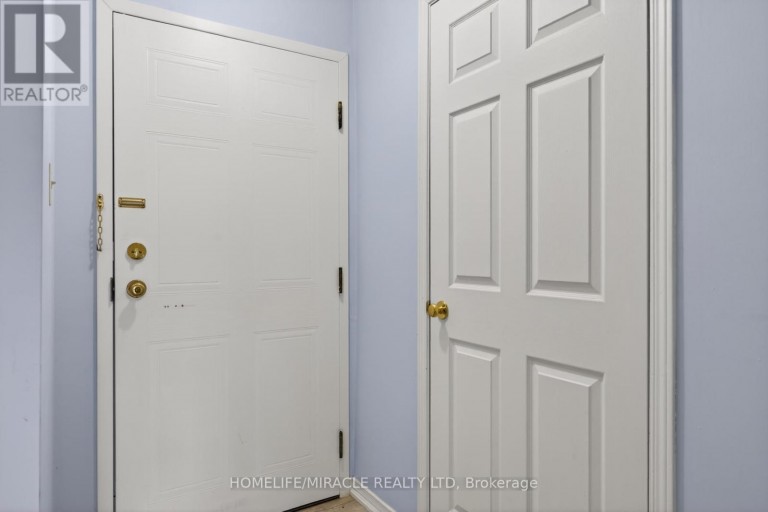32 - 36 CHAMPLAIN CRESCENT, Peterborough (Northcrest Ward 5), Ontario, K9L1T1