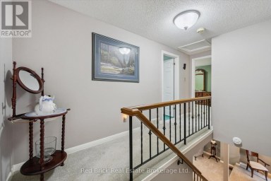 2 WOODBOROUGH ROAD Guelph (Kortright West) Ontario photo 20