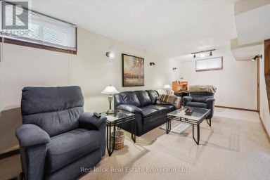 2 WOODBOROUGH ROAD Guelph (Kortright West) Ontario photo 32