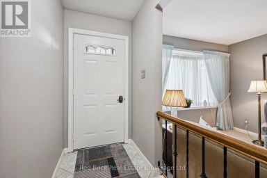 2 WOODBOROUGH ROAD Guelph (Kortright West) Ontario photo 5
