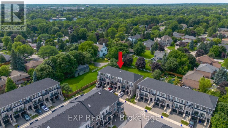 4 - 383 DUNDAS STREET E, Hamilton (Waterdown), Ontario, L8B1X6
