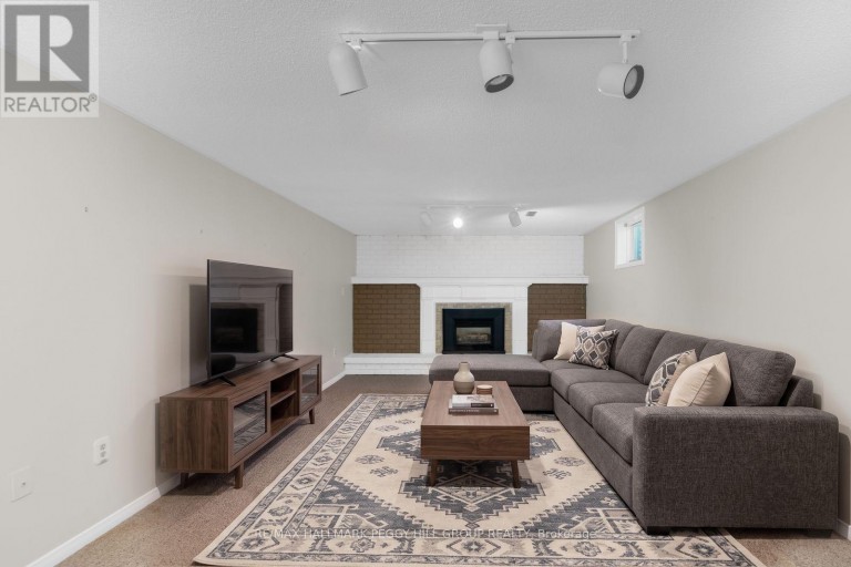 22 RICHLER CRESCENT, Barrie (Letitia Heights), Ontario, L4N6E6