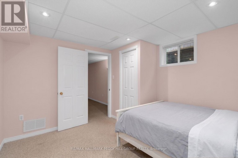 22 RICHLER CRESCENT, Barrie (Letitia Heights), Ontario, L4N6E6