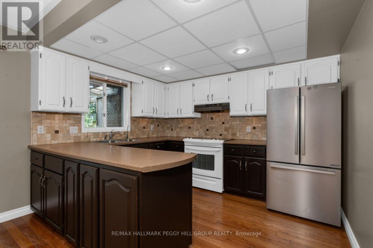 22 RICHLER CRESCENT, Barrie (Letitia Heights), Ontario, L4N6E6