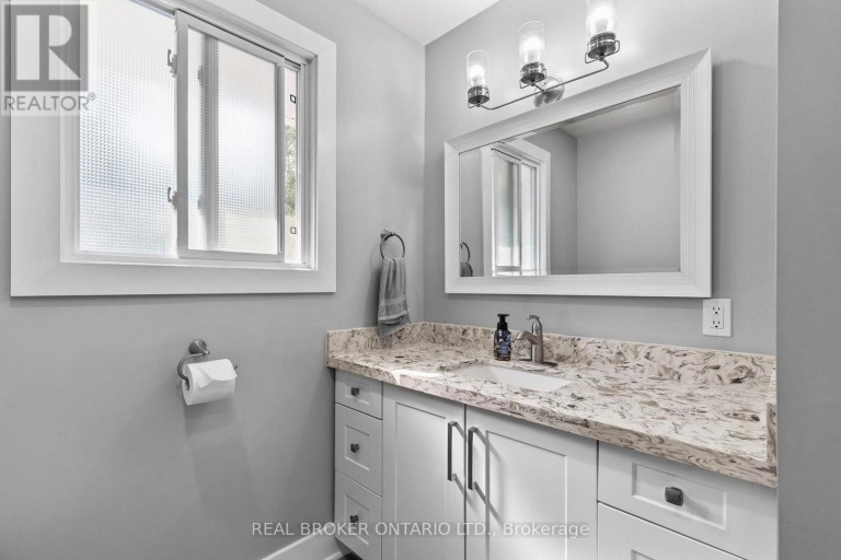 92 QUINN AVENUE, Orillia, Ontario, L3V3H5