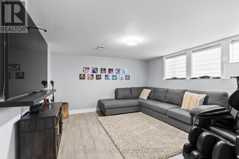 92 QUINN AVENUE, Orillia, Ontario, L3V3H5