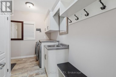 624 SUPERIOR DRIVE London North (North B) Ontario photo 17