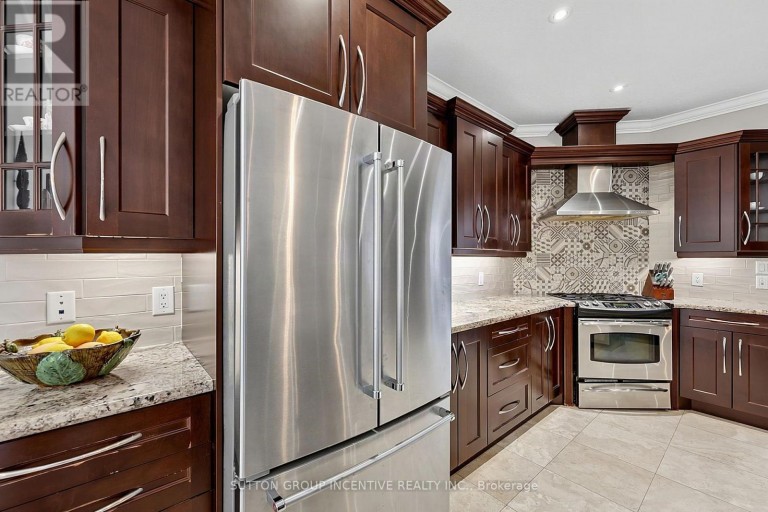 18 LLOYD COOK DRIVE W, Springwater (Snow Valley), Ontario, L4M4S4
