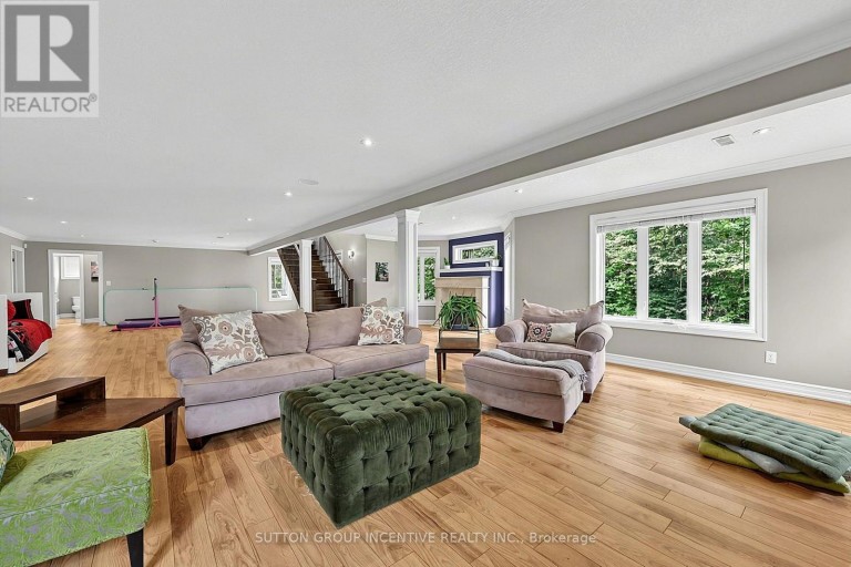 18 LLOYD COOK DRIVE W, Springwater (Snow Valley), Ontario, L4M4S4