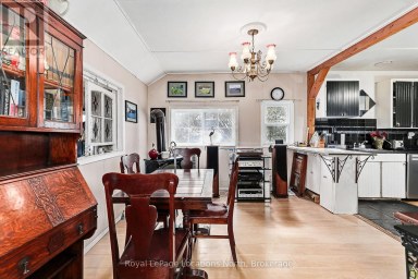 21 EVA CRESCENT Collingwood Ontario photo 24