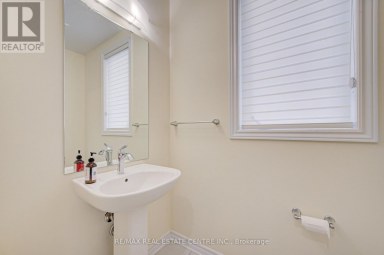 407 DOLMAN STREET Woolwich Ontario photo 5