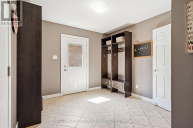 30 INETT WAY Centre Wellington (Fergus) Ontario photo 17