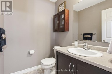 30 INETT WAY Centre Wellington (Fergus) Ontario photo 18