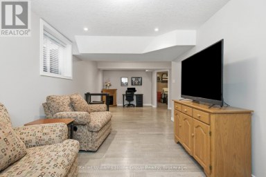 30 INETT WAY Centre Wellington (Fergus) Ontario photo 33
