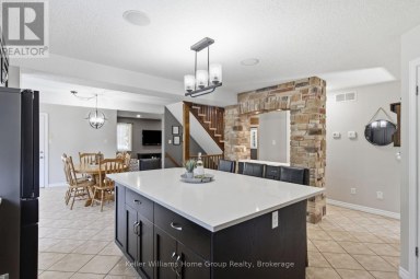 30 INETT WAY Centre Wellington (Fergus) Ontario photo 9