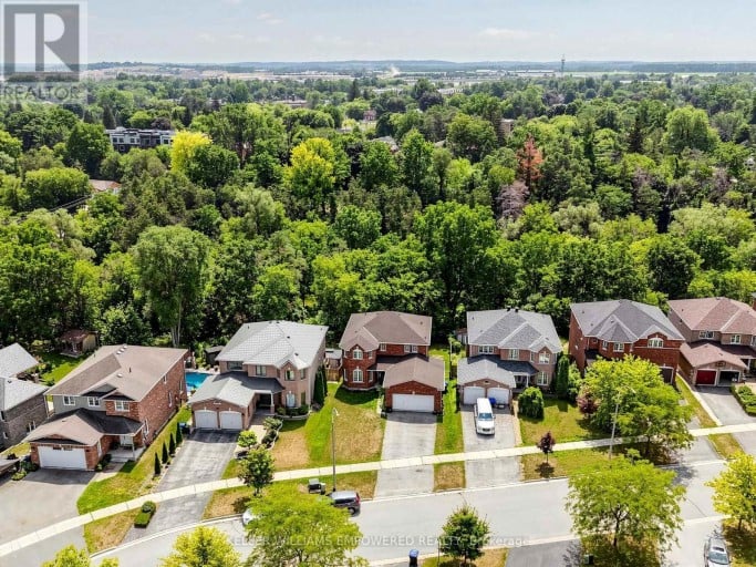 135 BUCHANAN DRIVE, New Tecumseth (Alliston), Ontario, L9R0A4