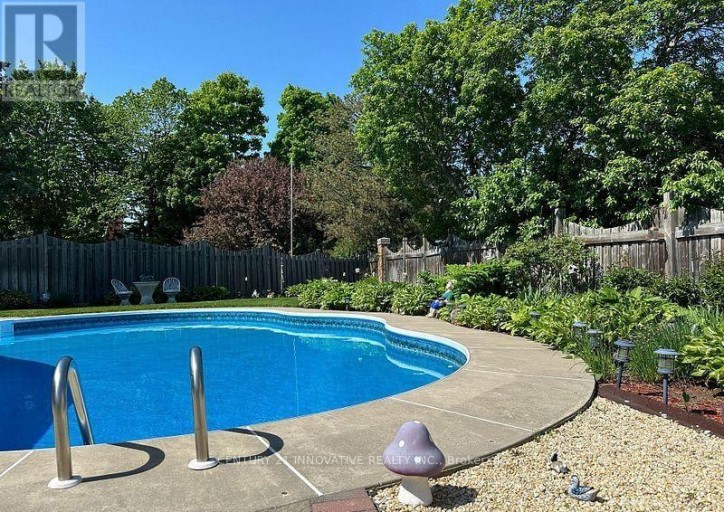 915 CATSKILL DRIVE E, Oshawa (Northglen), Ontario, L1J8J9