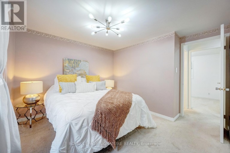 77 MCCRANEY STREET W, Oakville (CP College Park), Ontario, L6H1H5