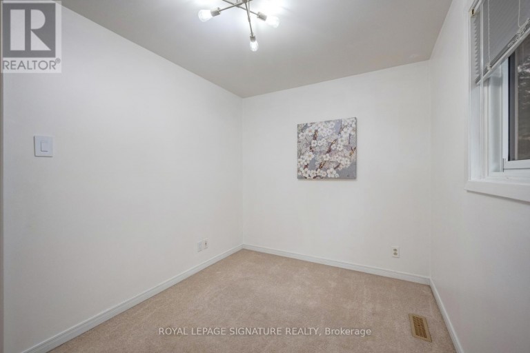 77 MCCRANEY STREET W, Oakville (CP College Park), Ontario, L6H1H5